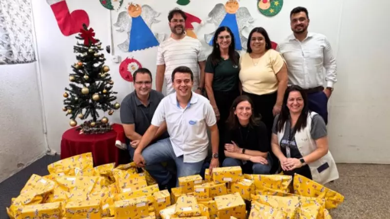NJE da ACIL e CIESP doam 61 presentes em ação de Natal da Aril