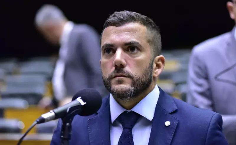 Operação Galho Fraco: PF cumpre mandados contra deputados Jordy e Sóstenes