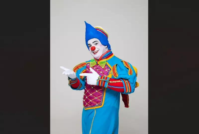 Palhaço Topetão se apresenta de graça em Porciúncula neste sábado (6)