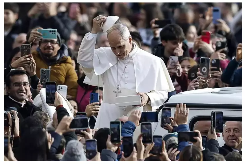 Papa Leão XIV critica idolatria ao dinheiro e concentração de renda