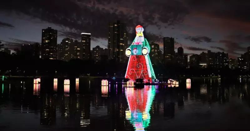 Papai Noel de 27 metros em Londrina é avaliado pelo Guinness para recorde mundial