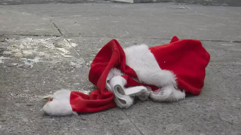 Papais Noéis roubam supermercado no Canadá em protesto contra alta de preços