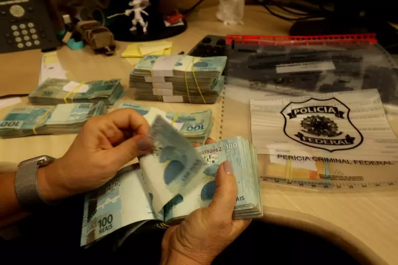 PF encontra R$ 90 mil em carro de presidente da Alerj preso por vazamento