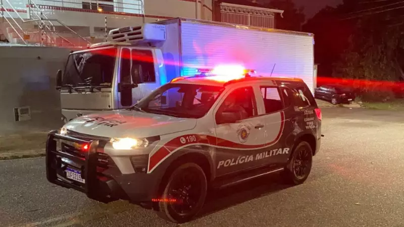 PM recupera caminhão com 5 toneladas de carne roubada em Sorocaba