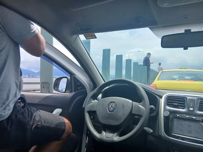 Ponte Rio-Niterói é interditada após acesso de andarilho às pistas