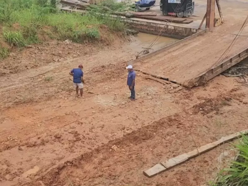 Porto de Cruzeiro do Sul: atoleiros e espera de 15 dias paralisam carga no Acre
