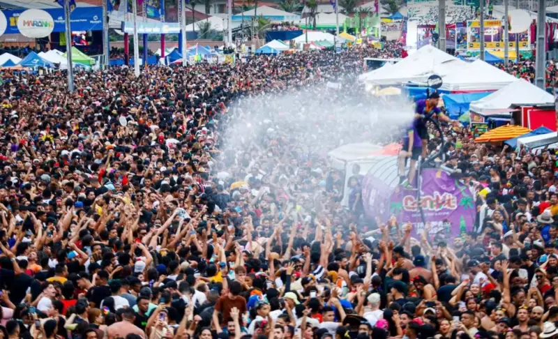 Pré-Carnaval de São Luís 2025: Léo Santana, Xanddy e Banda Eva agitam Litorânea