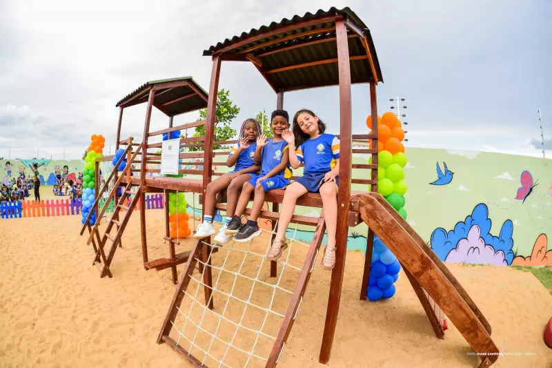 Prefeitura e Fundação Abrinq entregam parque infantil em escola de Boa Vista