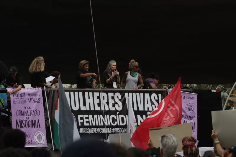 Protesto contra feminicídios reúne 9,2 mil na Paulista com contagem por IA