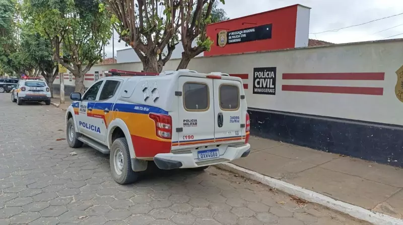 Quatro detidos por tortura de jovem em Salinas; grupo usava rádios para monitorar polícia