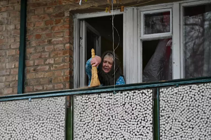 Rússia anuncia captura de vilarejo em Donetsk e intensifica ofensiva sangrenta