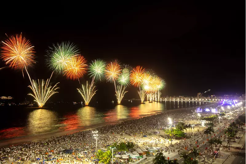 Réveillon 2025: Calor de 39°C e chuva podem marcar festas no Rio e São Paulo