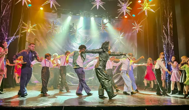 Sucesso de público, 'Edward – Mãos de Tesoura' tem reapresentação natalina em Manaus