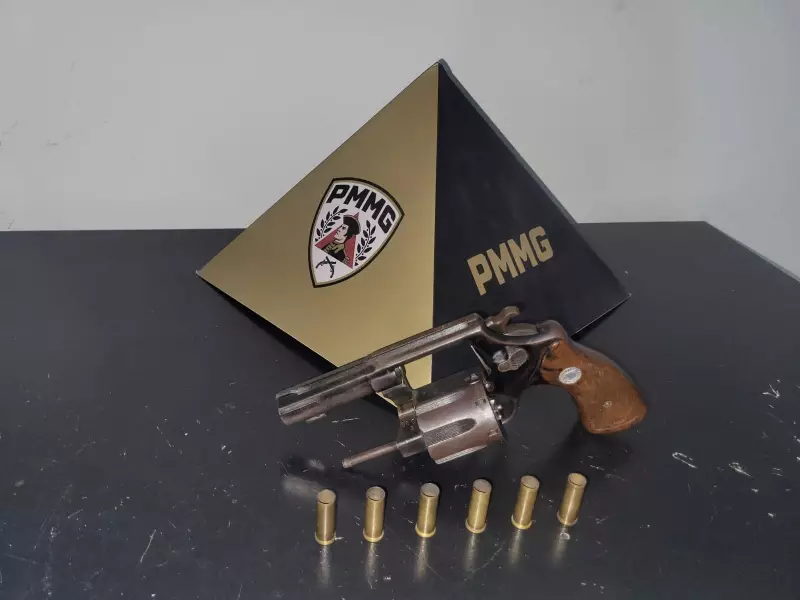 Tiroteio em loja de motos deixa ferido e PM apreende revólver em Montes Claros