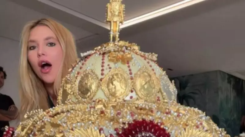 Virginia Fonseca recebe chocotone de 20 kg e surpreende 53 milhões