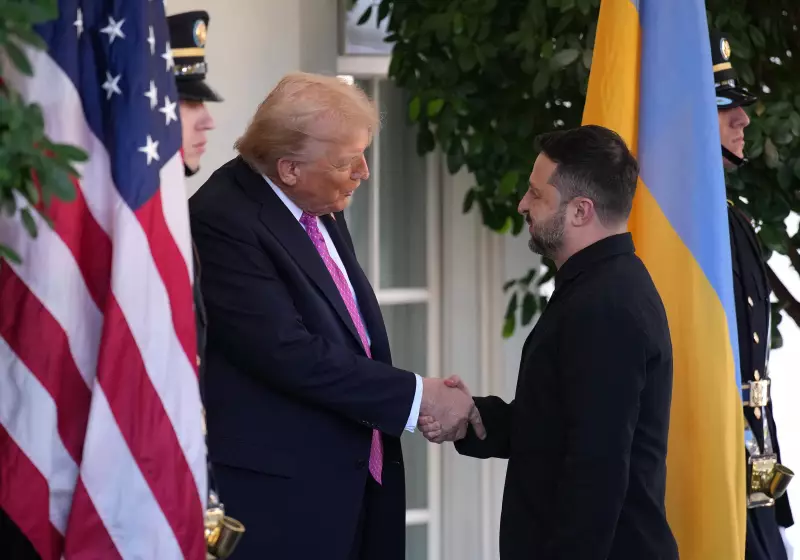 Zelensky encontra Trump na Flórida para negociar paz na Ucrânia