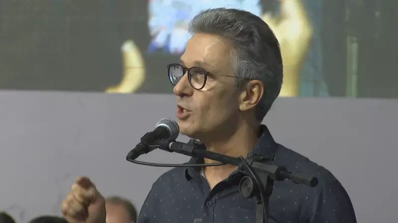 Zema apoia pré-candidatura de Flávio Bolsonaro à Presidência em 2026