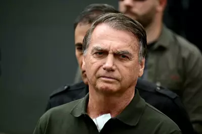 Bolsonaro passa por 8ª cirurgia desde facada; internação deve durar uma semana