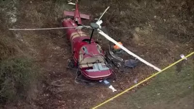 Dois helicópteros colidem no ar em Nova Jersey; um piloto morre