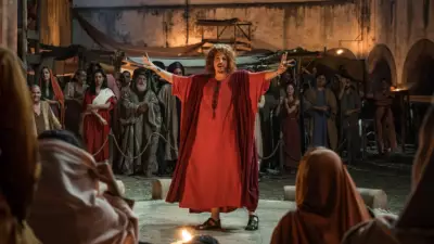 Fabio Porchat lê a Bíblia e estreia especial de Natal do Porta dos Fundos