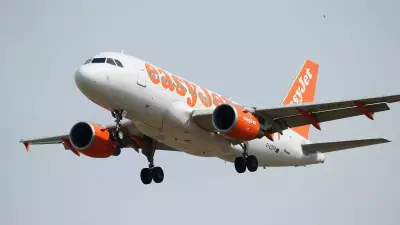 Família embarca com idosa morta em voo da easyJet, segundo passageiros
