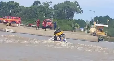 Homem sobrevive 17 horas à deriva após cair de moto aquática no RS
