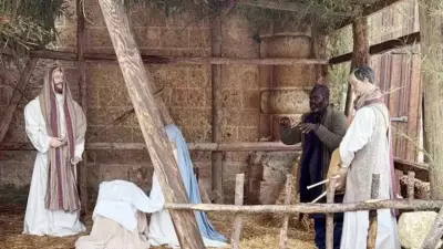 Imigrante ganês se esconde em presépio na Itália e é descoberto por prefeito