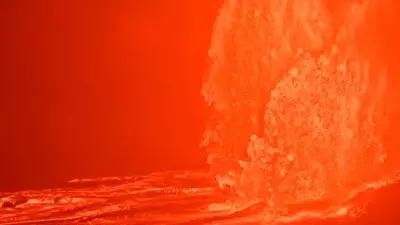 Vulcão Kilauea entra em erupção com jatos de lava superiores a 305 metros