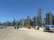 72,5% das praias de SC estão próprias para banho neste fim de semana