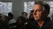 Bolsonaro passa por cirurgia de hérnia e pode ter novo procedimento