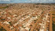 Censo 2022: 69,1% dos moradores de favelas do DF vivem em áreas arborizadas