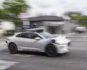 China freia carros autônomos após acidente fatal: apenas 2 de 9 projetos aprovados