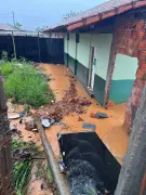 Chuva de 30,8 mm alaga escola e igreja em Montes Claros; veja vídeo