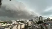 Ciclone extratropical ameaça RS com temporais e granizo após calor intenso