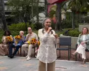 Globo homenageia 15 artistas, incluindo Regina Duarte, com estrelas na calçada da fama