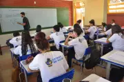 Goiás anuncia bônus de 100% e redução de carga horária para professores
