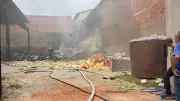 Incêndio em galpão de reciclagem mobiliza bombeiros em Adamantina