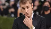 Justin Bieber reflete sobre carreira e família no Natal: 'Sistema tirou mais de mim'