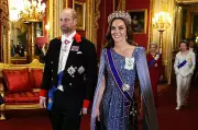 Kate Middleton usa azul e tiara rara em 2025: símbolo de força e moda