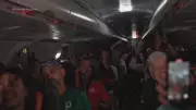 Maior viagem de ônibus do mundo une torcedores rivais em 6 dias até final da Libertadores