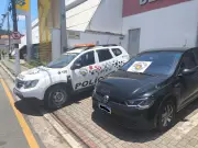 Menor apreendido e adulto preso por furto de carro em Guararema