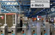Metrô de SP aceita cartão de crédito e débito nas catracas; veja como usar
