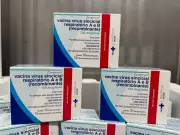 Piauí recebe 11 mil doses de vacina contra VSR para gestantes no SUS