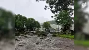 Temporal em Farroupilha destelha 15 casas e escola na Vila Rica