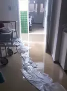 Temporal inunda ala do Hospital João Penido em Juiz de Fora; chuvas causam estragos