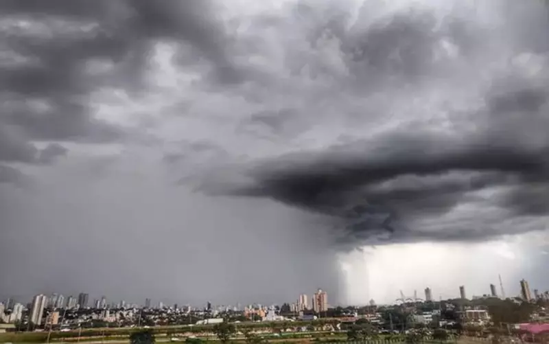 69 cidades de Goiás em alerta de tempestade com ventos de 60 km/h neste sábado