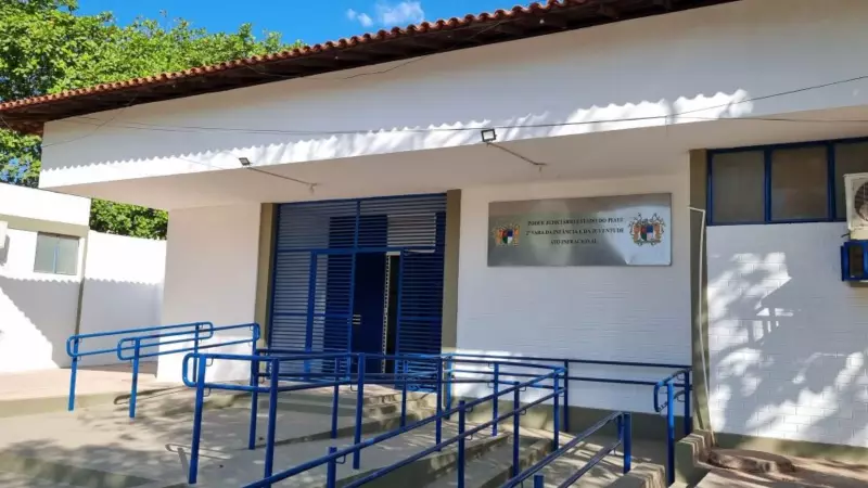 Adolescente de 14 anos é apreendida em Teresina por ameaçar professores e assistente social