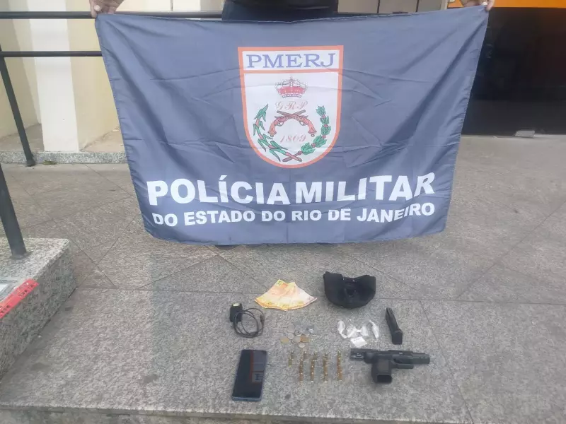 Adolescente de 15 anos é apreendido com arma e drogas em Resende