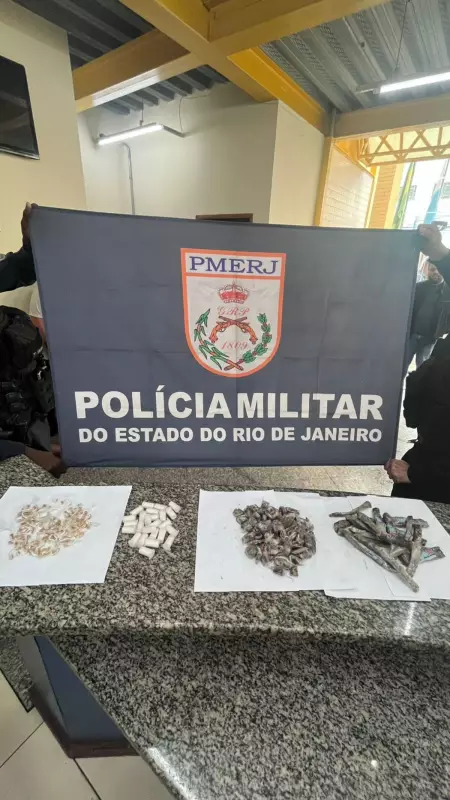Adolescente de 17 anos é apreendido com drogas após troca de tiros com PM em Três Rios