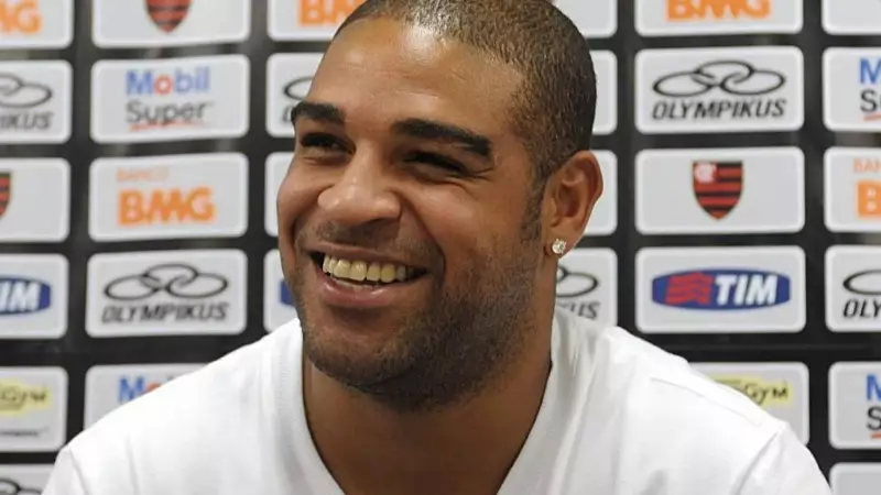 Adriano Imperador dá ultimato a golpista que desviou R$ 15 mil de sua mãe